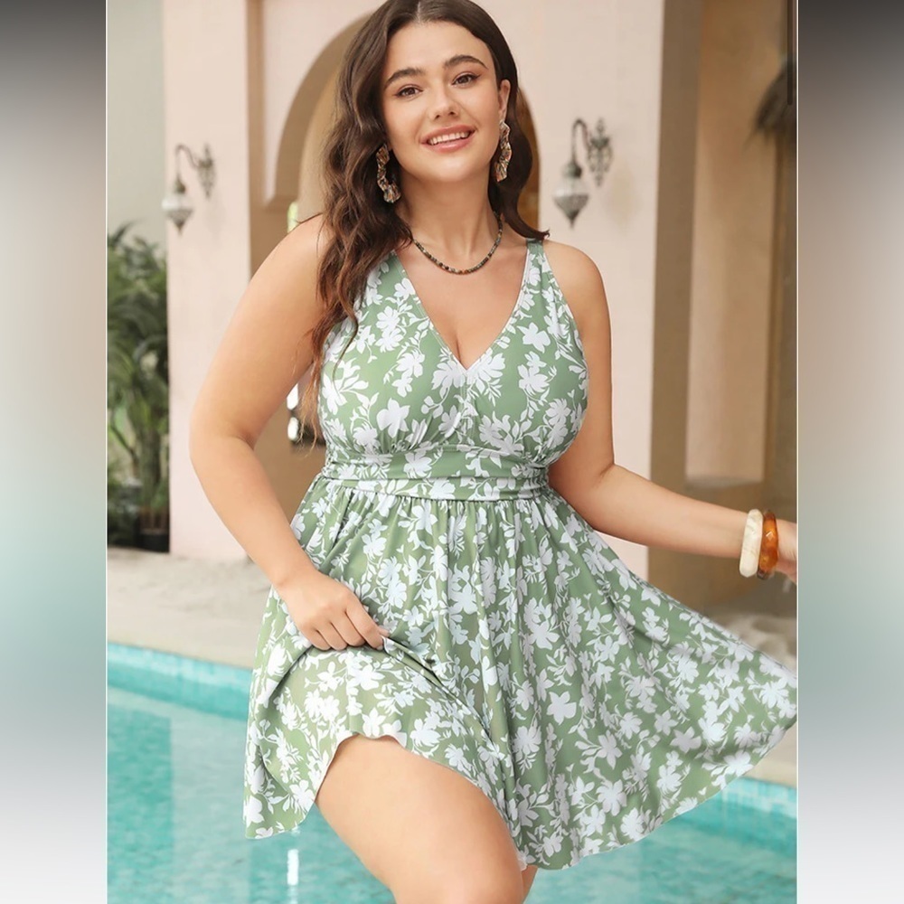NWT Floral Swimdress plus size 18-20 ๐ธ๐บ๐น๐ทBS #19 - Picture 2 of 9